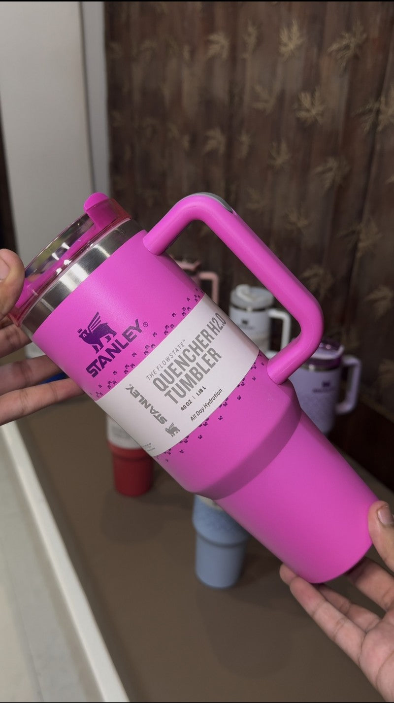 Stanley x Designer Edition Quencher Tumbler Hot Pink