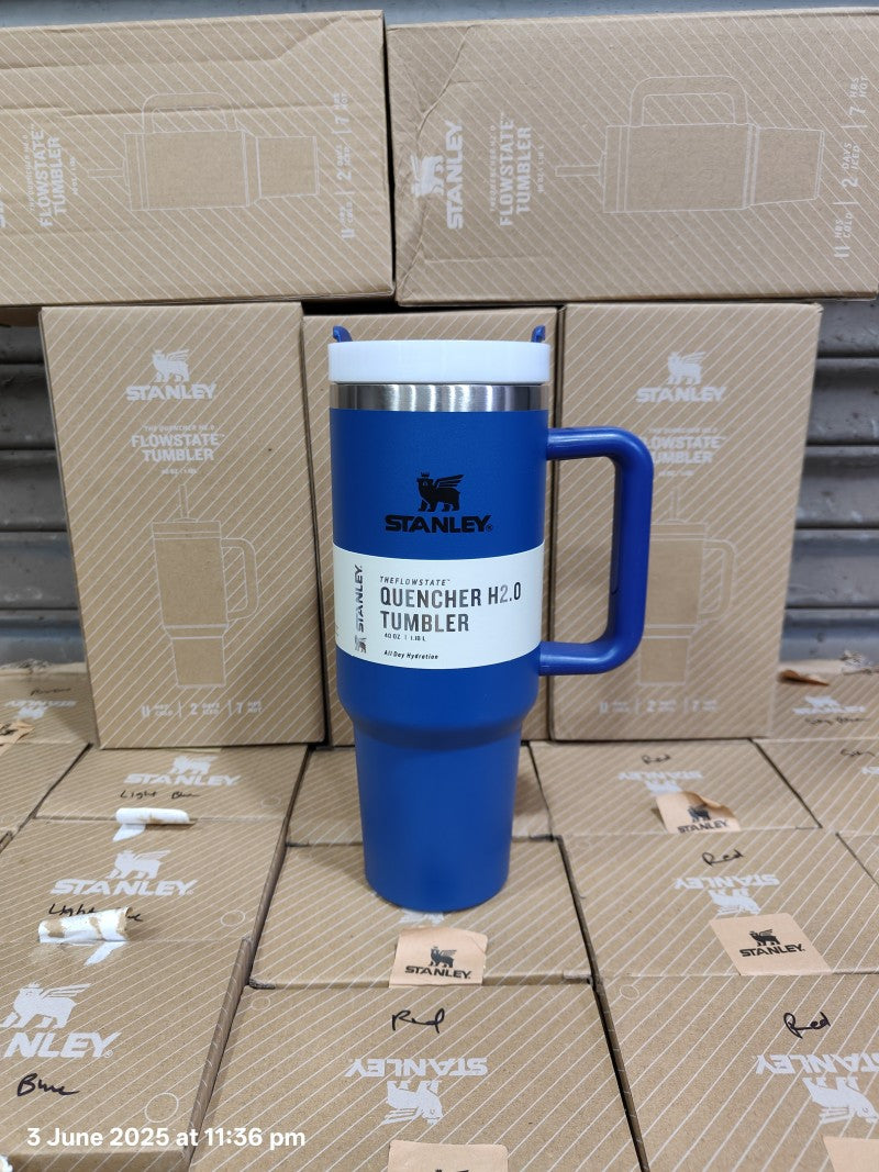 Stanley The Quencher H20 Flowstate Tumbler Dark Blue
