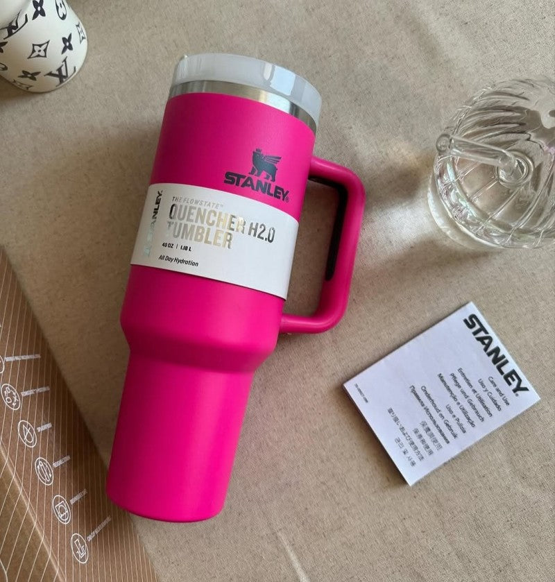Stanley The Quencher H20 Flowstate Tumbler Hot Pink
