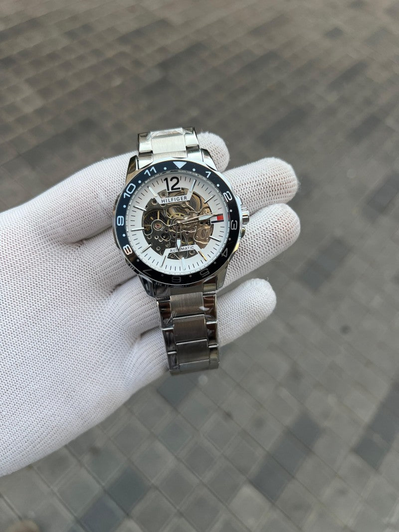 Tomm y Hilfiger automatic