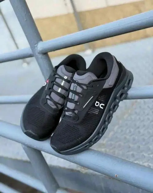 on Cloud stratus 3 - Black