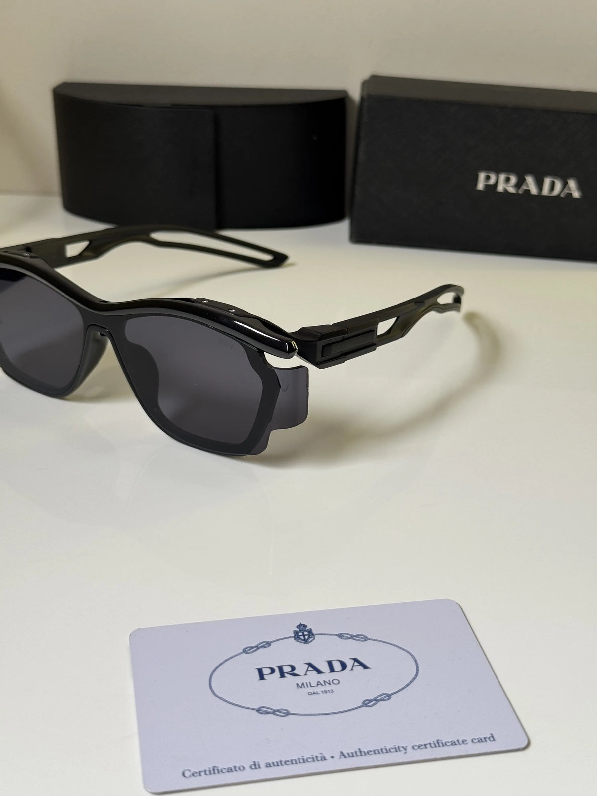Prada_8899_Black
