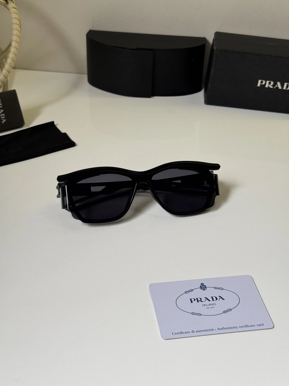 Prada_8899_Black