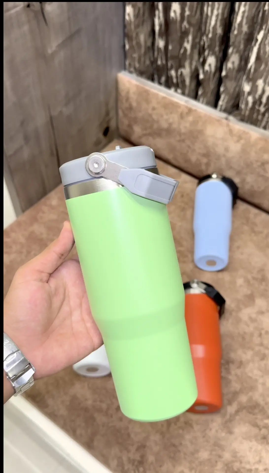Ice Flow Flip Straw And Handle 30 oz Pista Green