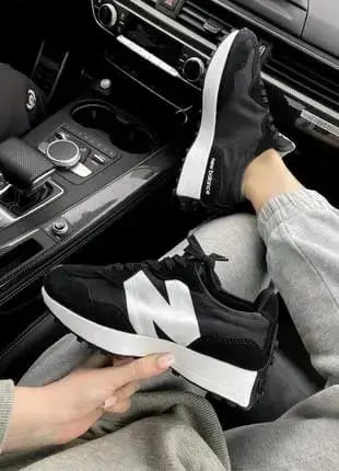 New Balance 327 Black white