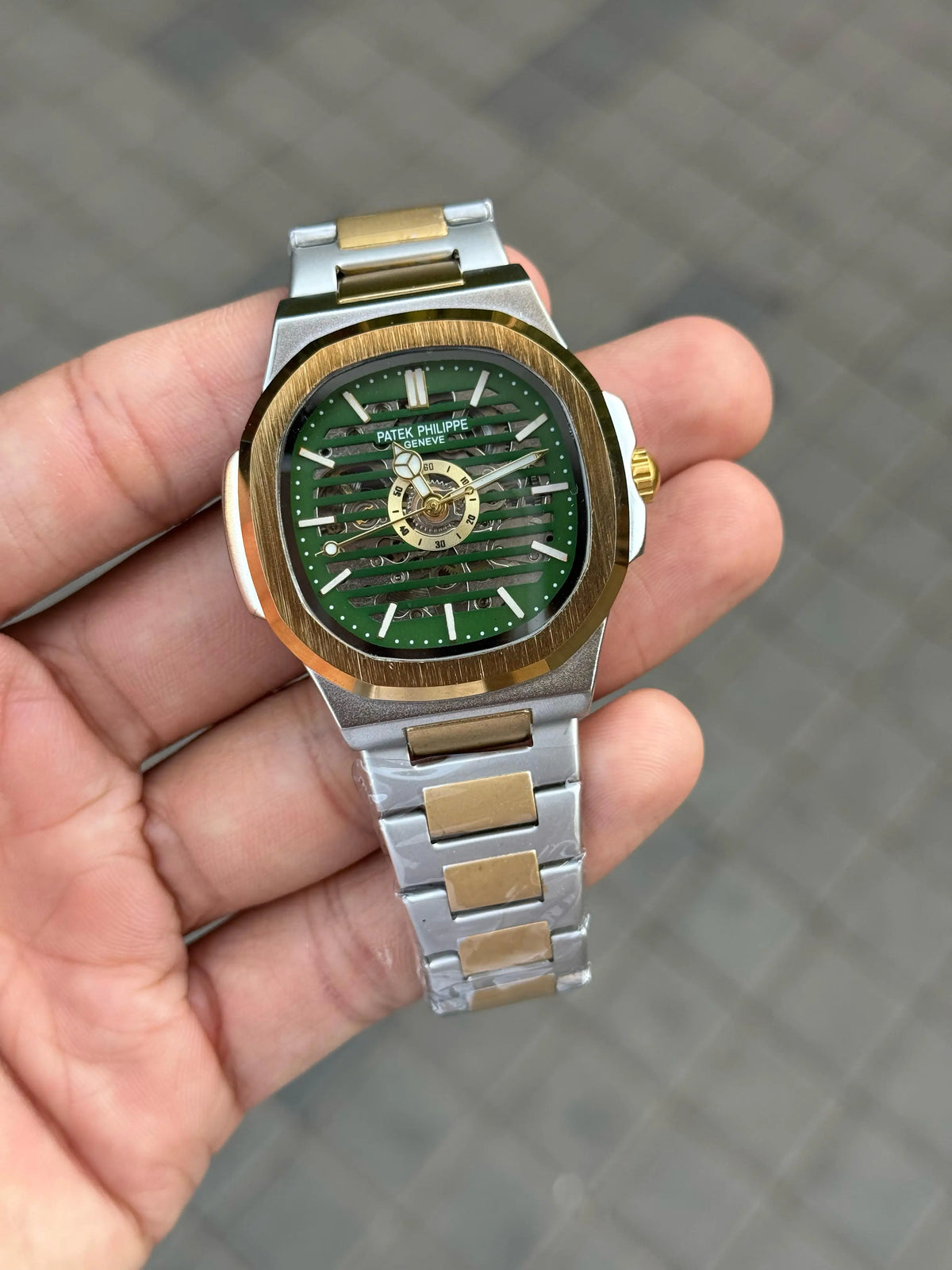 Patek Phillip e Nautilus Automatic Skeleton Gold Two Tone Green