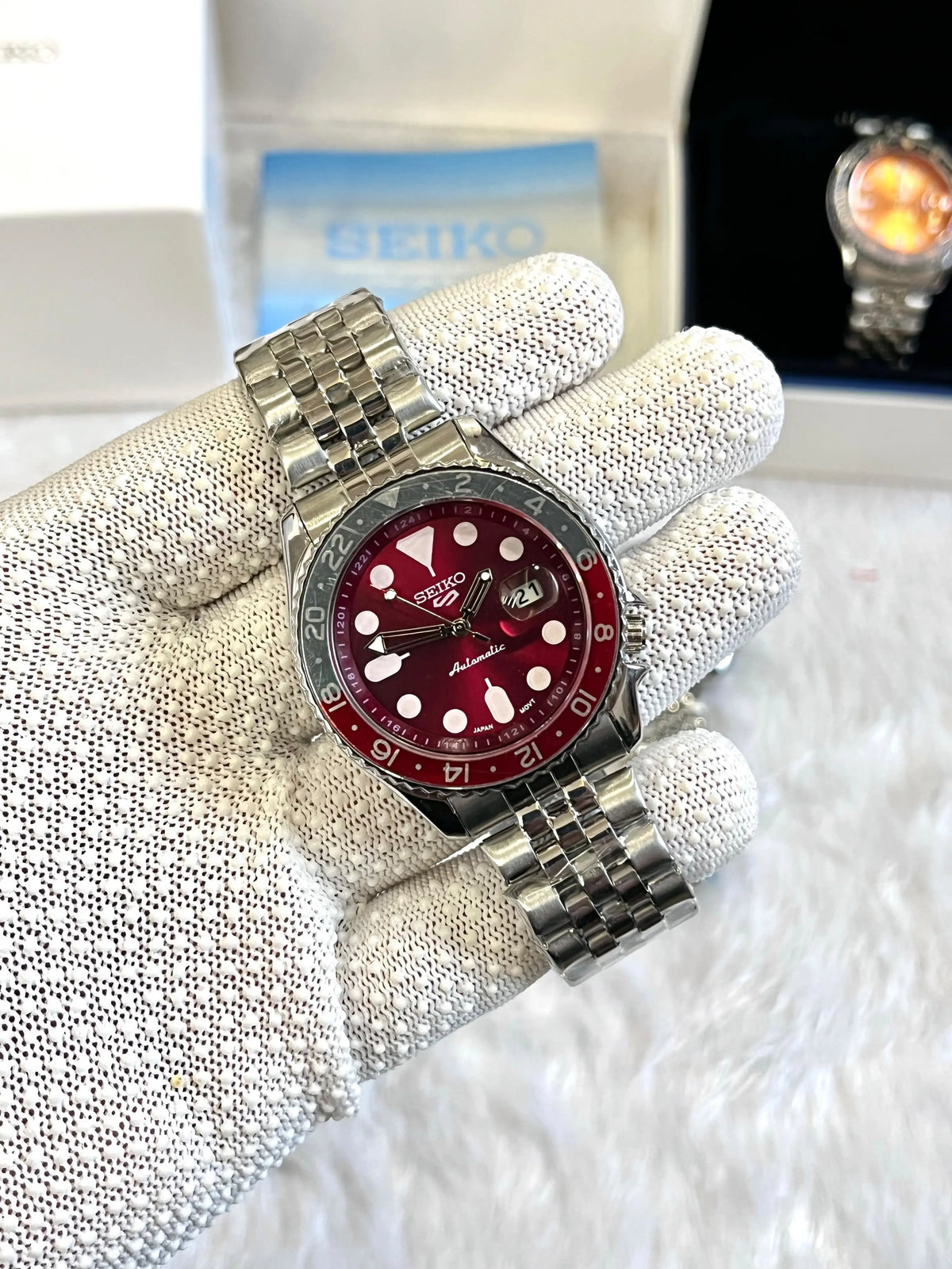 SEIKO 5 SPORTS GMT RED