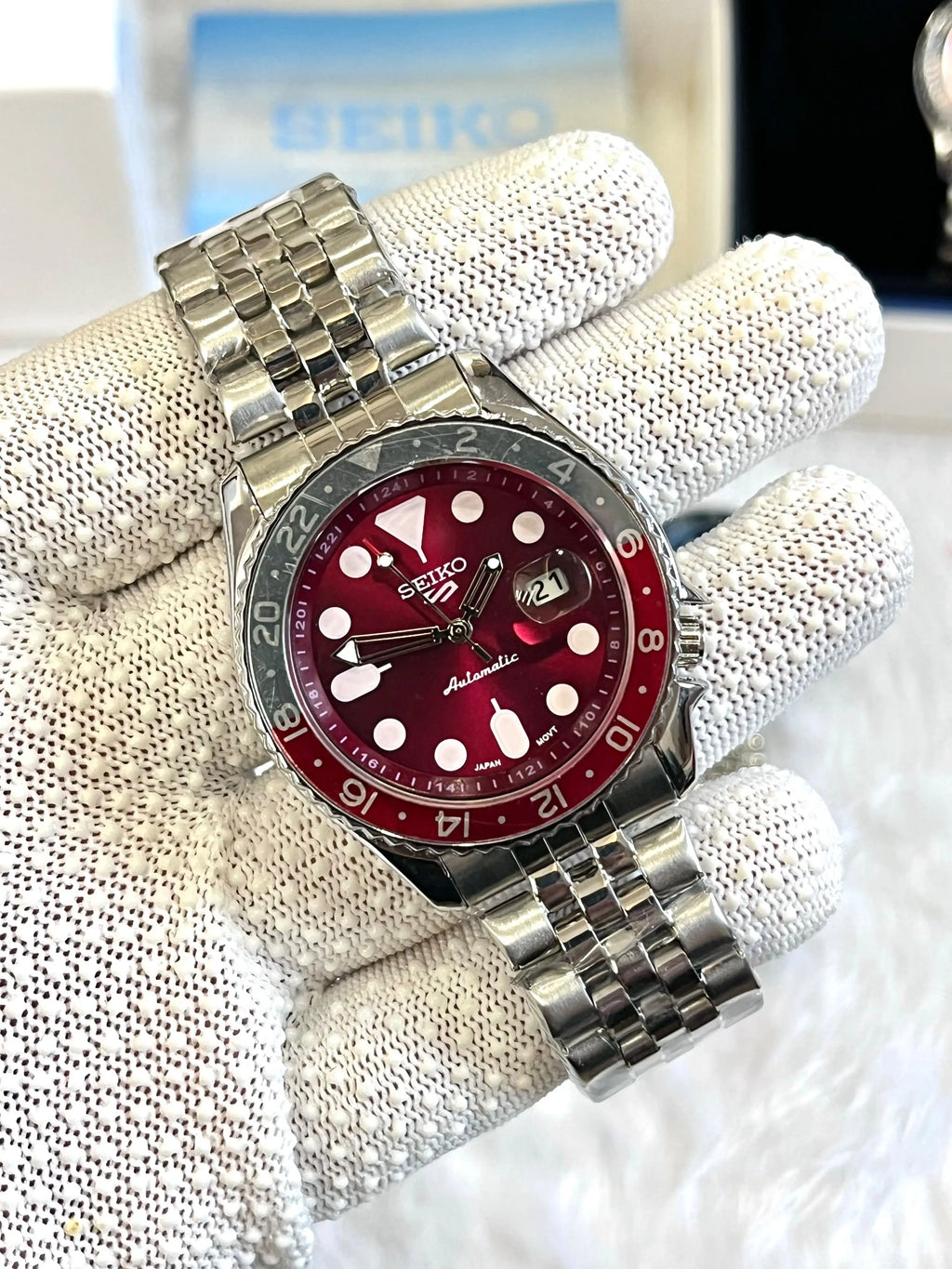 SEIKO 5 SPORTS GMT RED