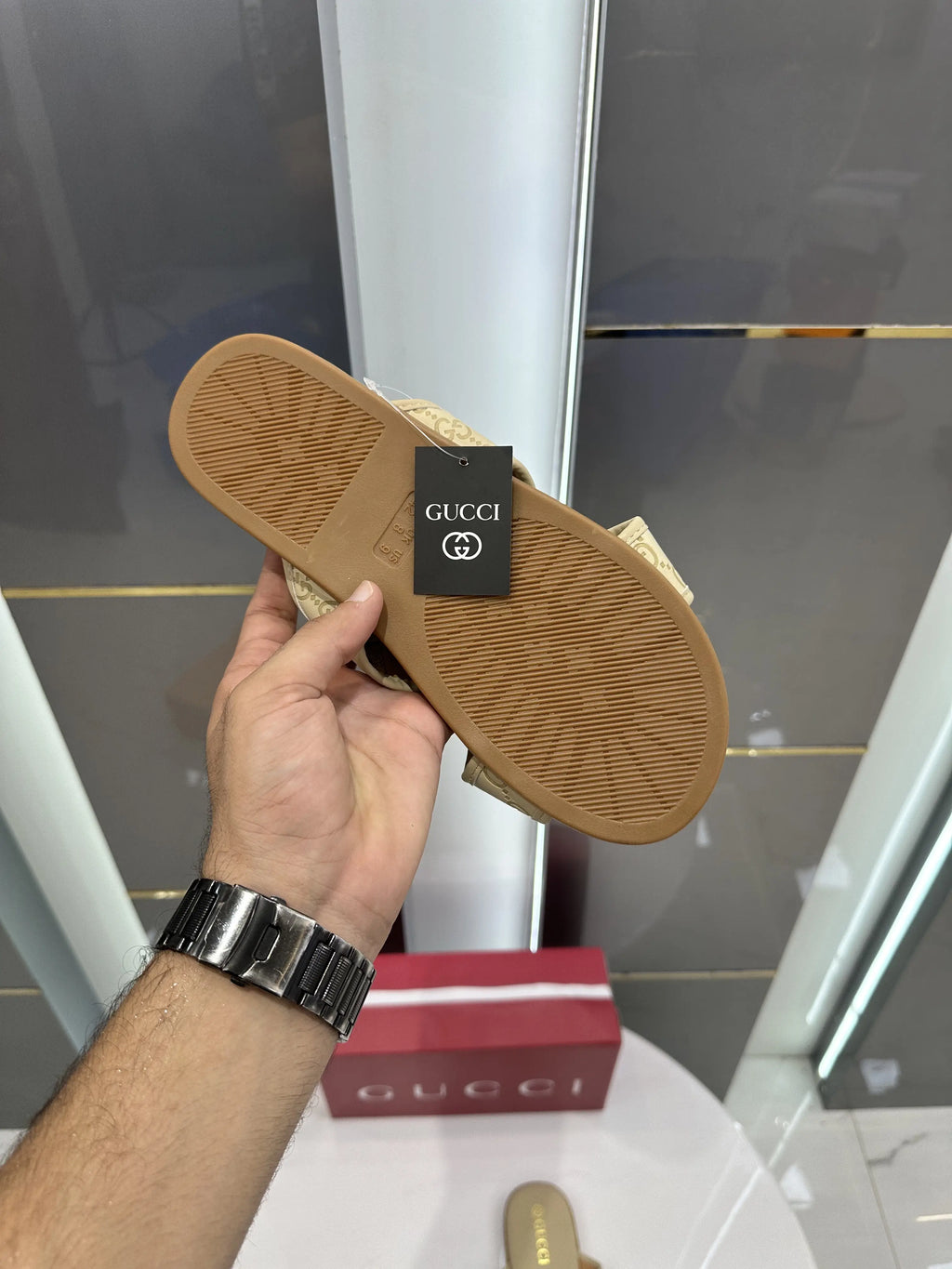 Gucci_Beige Cross Metal Logo Premium Slids