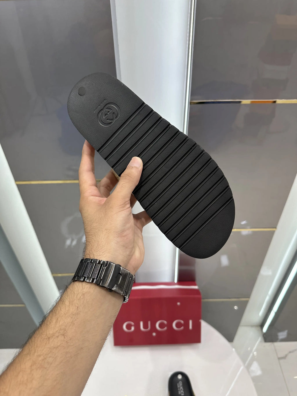 Gucci_Beige Cross Premium Slide With Metal Logo