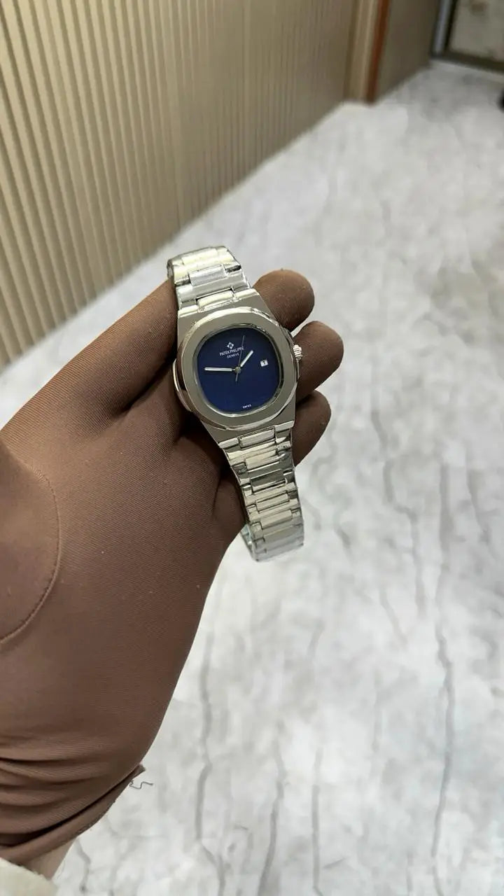 PATEK PHILIPPE  Nautilus