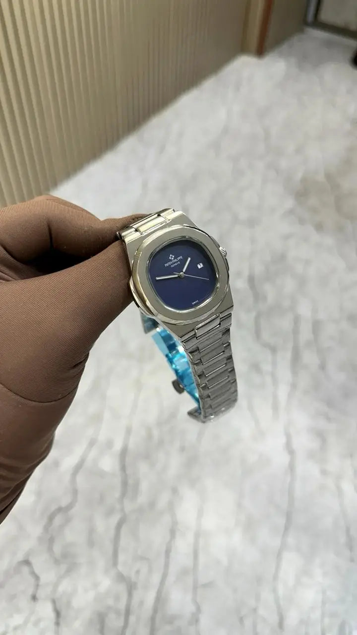 PATEK PHILIPPE  Nautilus