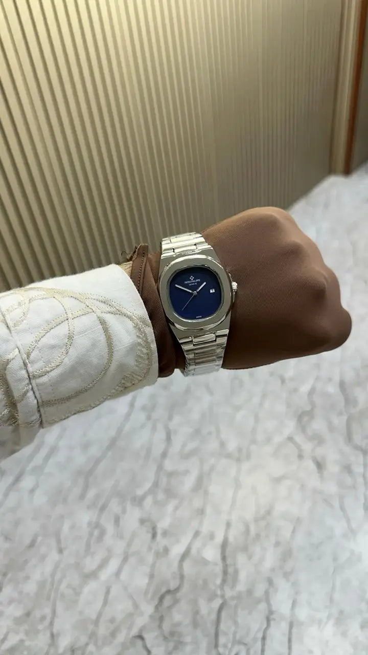 PATEK PHILIPPE  Nautilus