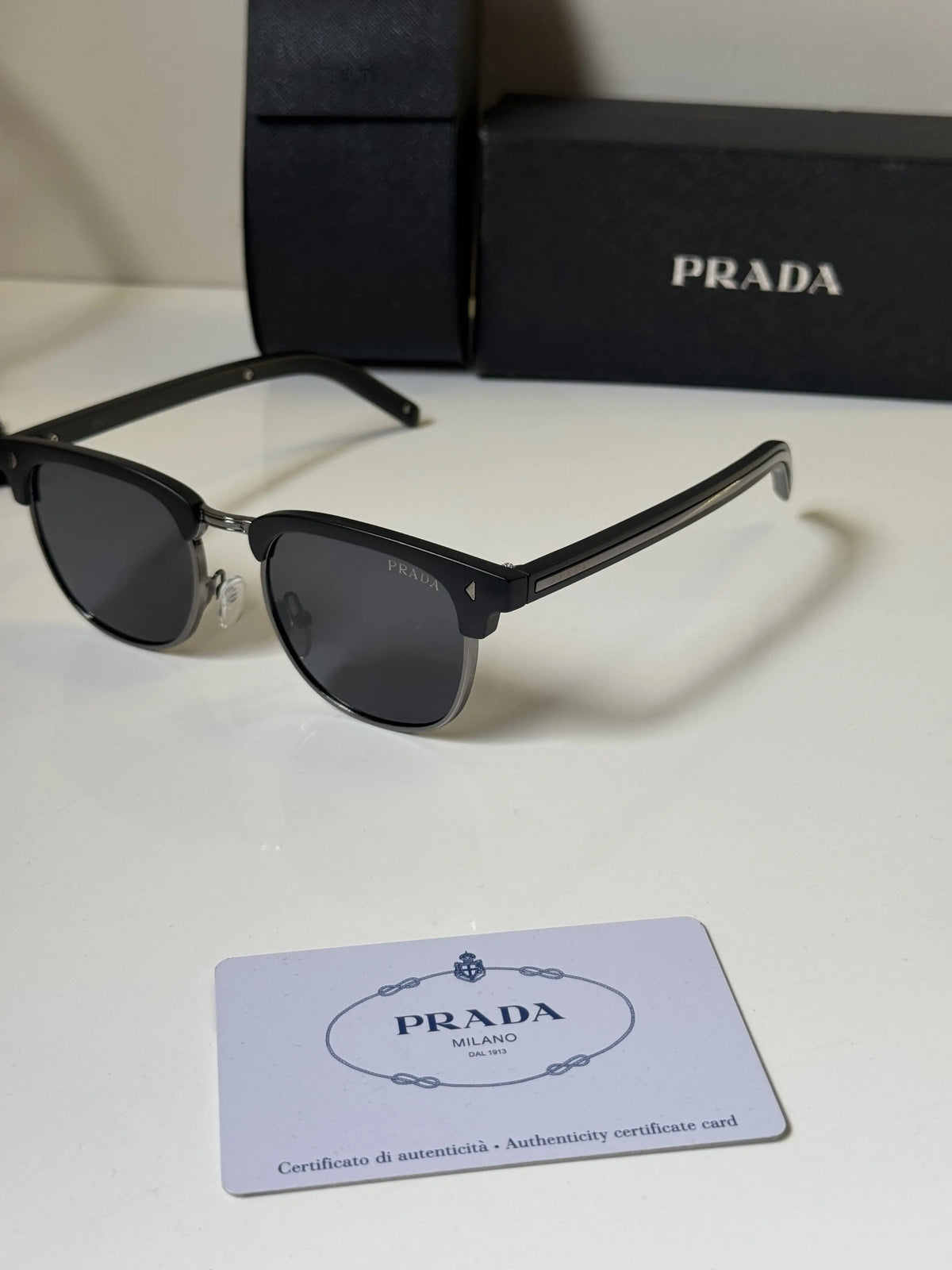 Prada_370_Gun_Black