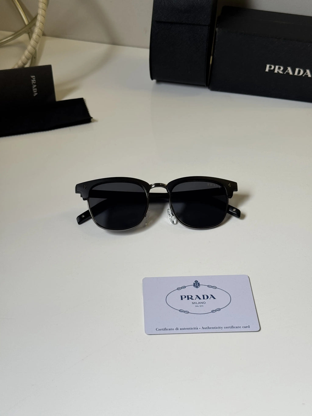 Prada_370_Gun_Black