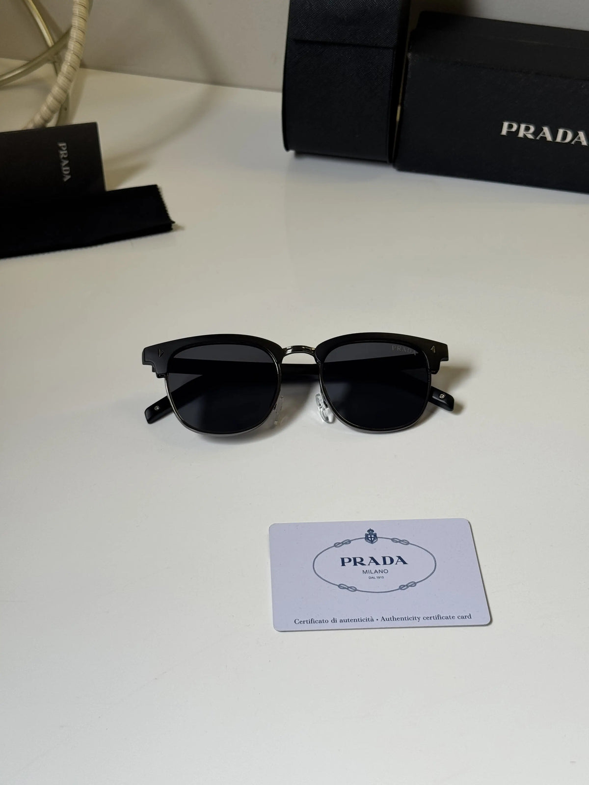 Prada_370_Gun_Black
