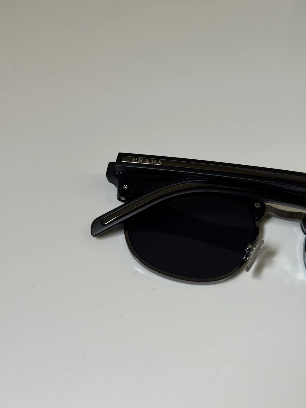 Prada_370_Gun_Black