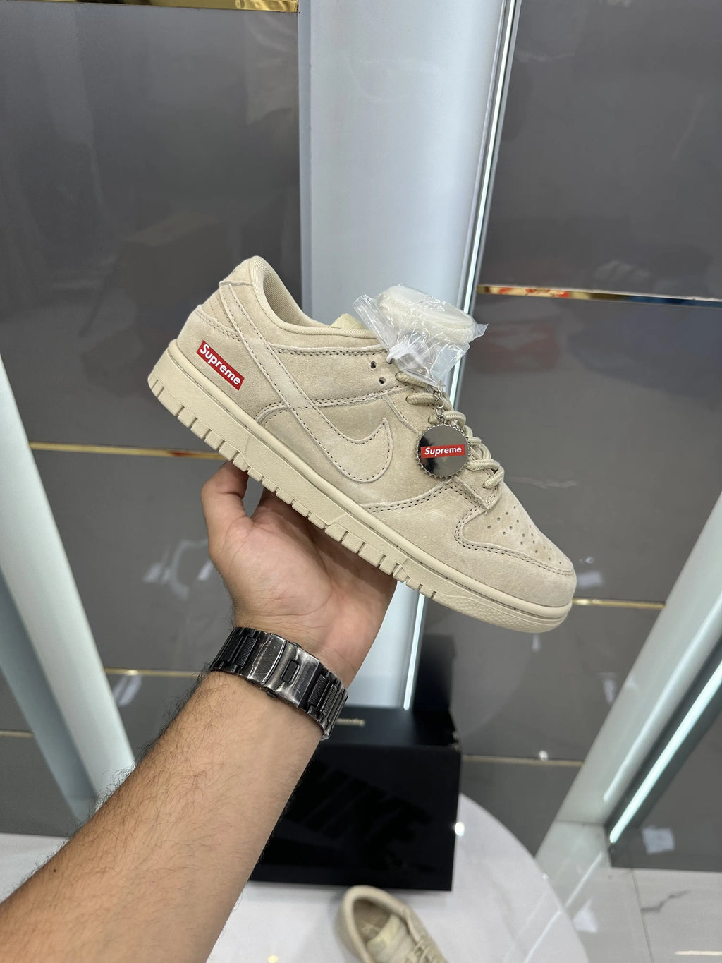 Nike_SB Dunk Low X Supreme Beige