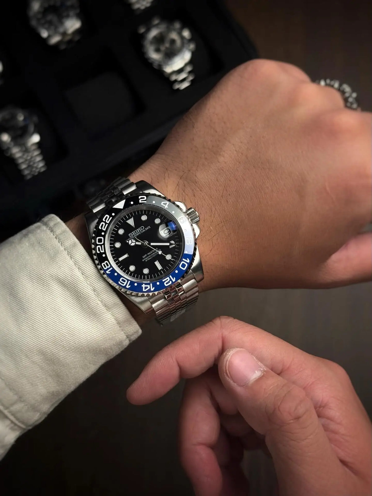 Seiko MOD GMT Master Batman Heavy Shift Movement