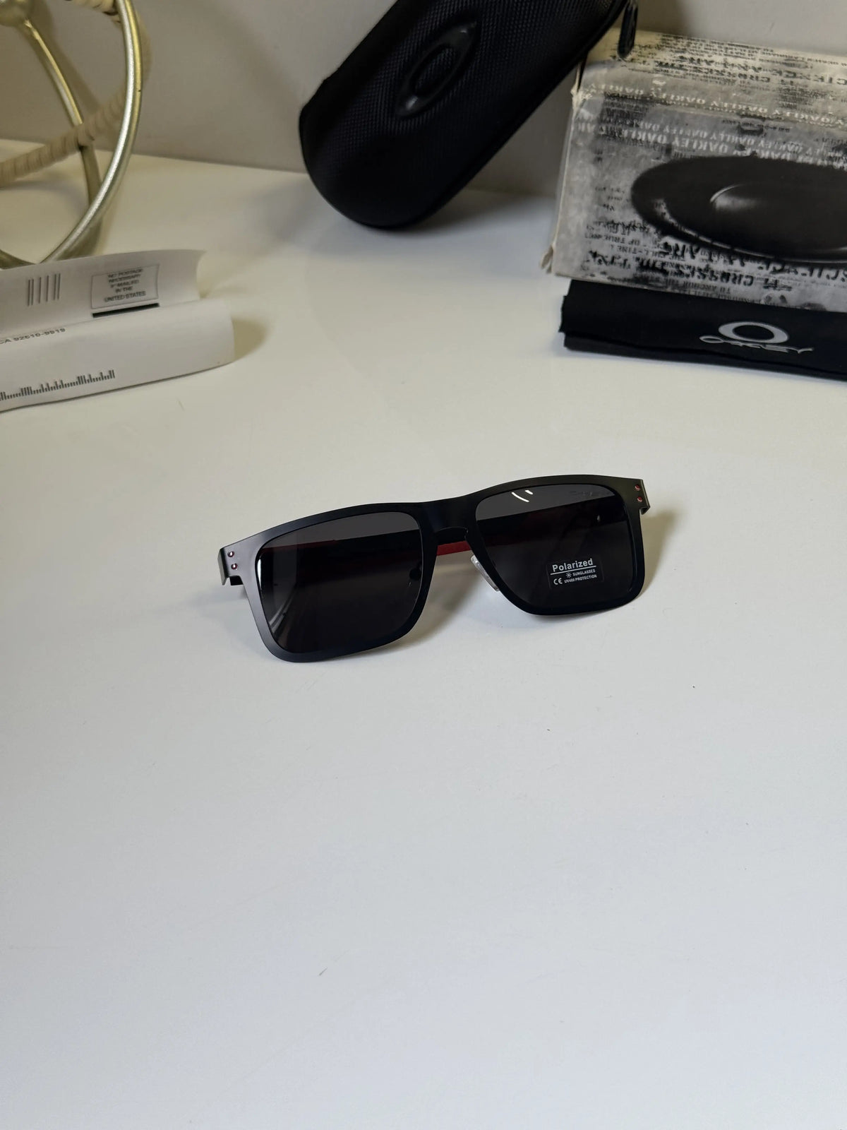 Oakley_4123_Black_Red