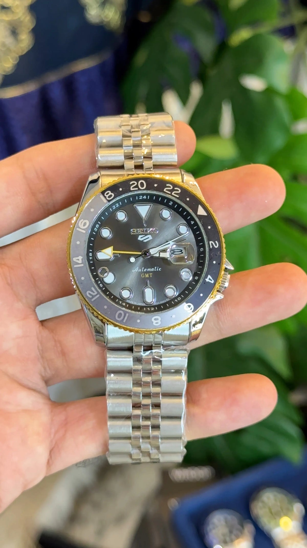 Seiko 5Sportz GMT Heavy Shift Movement