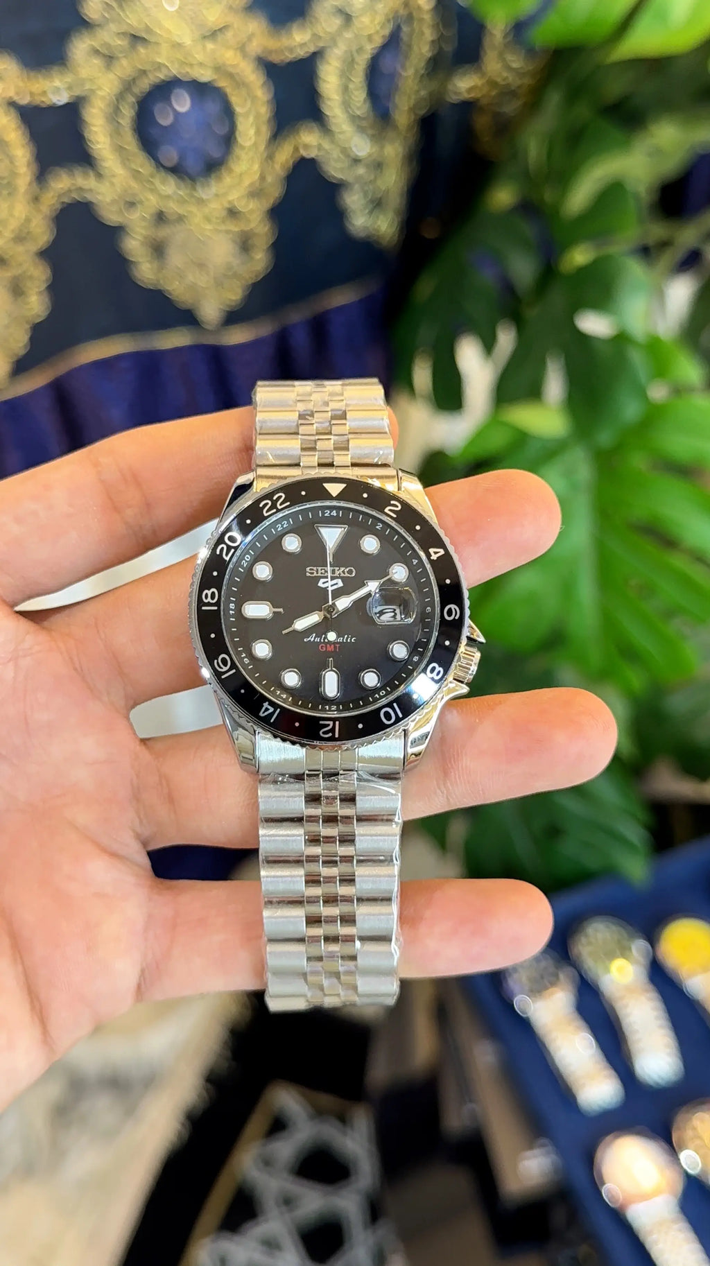 Seiko 5Sportz GMT Heavy Shift Movement