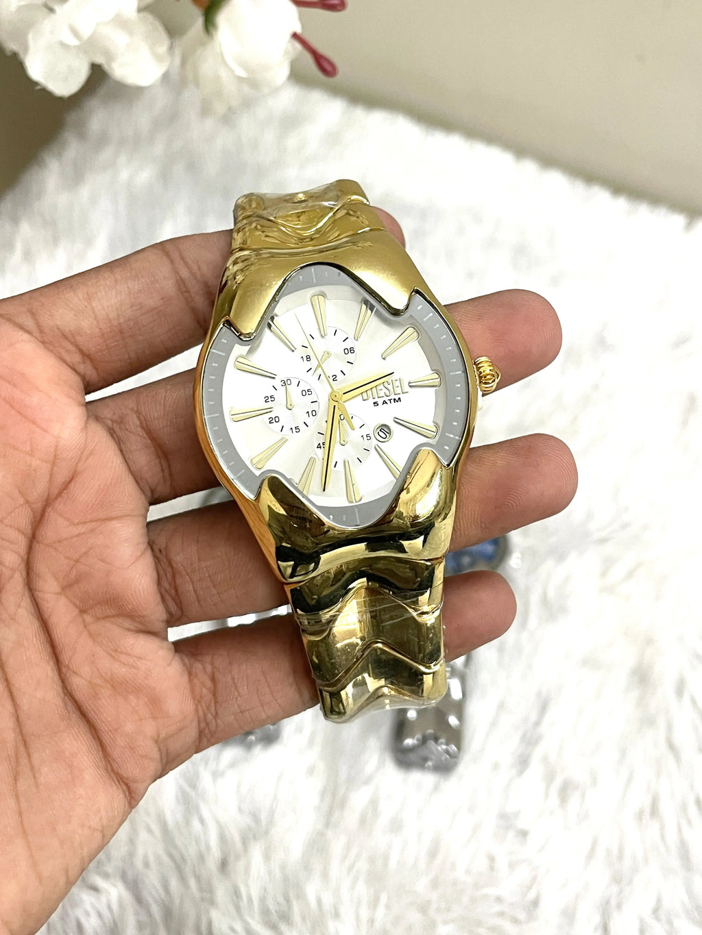 diesel mercurial round gold white