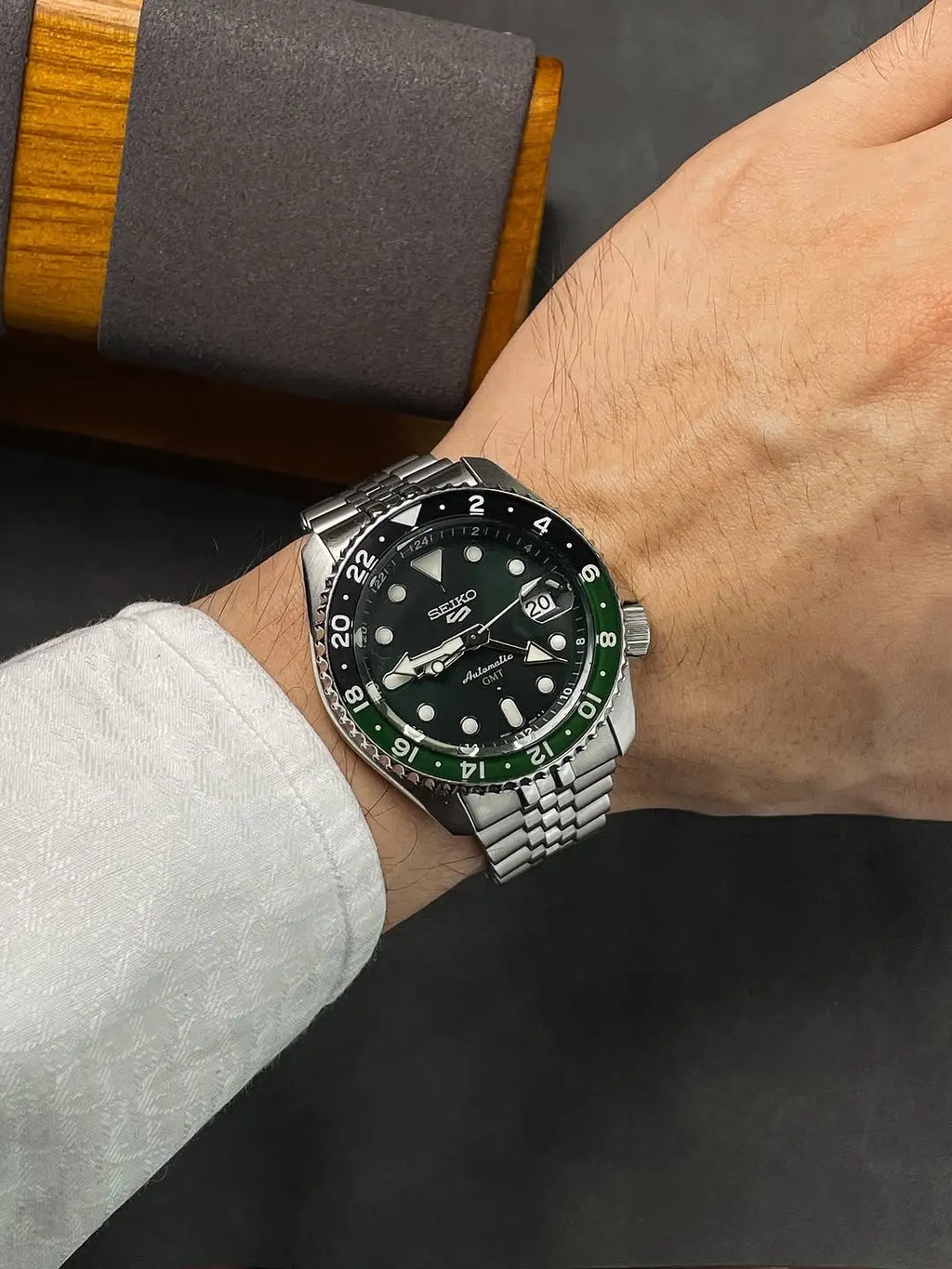 Seiko 5Sportz GMT Heavy Shift Movement
