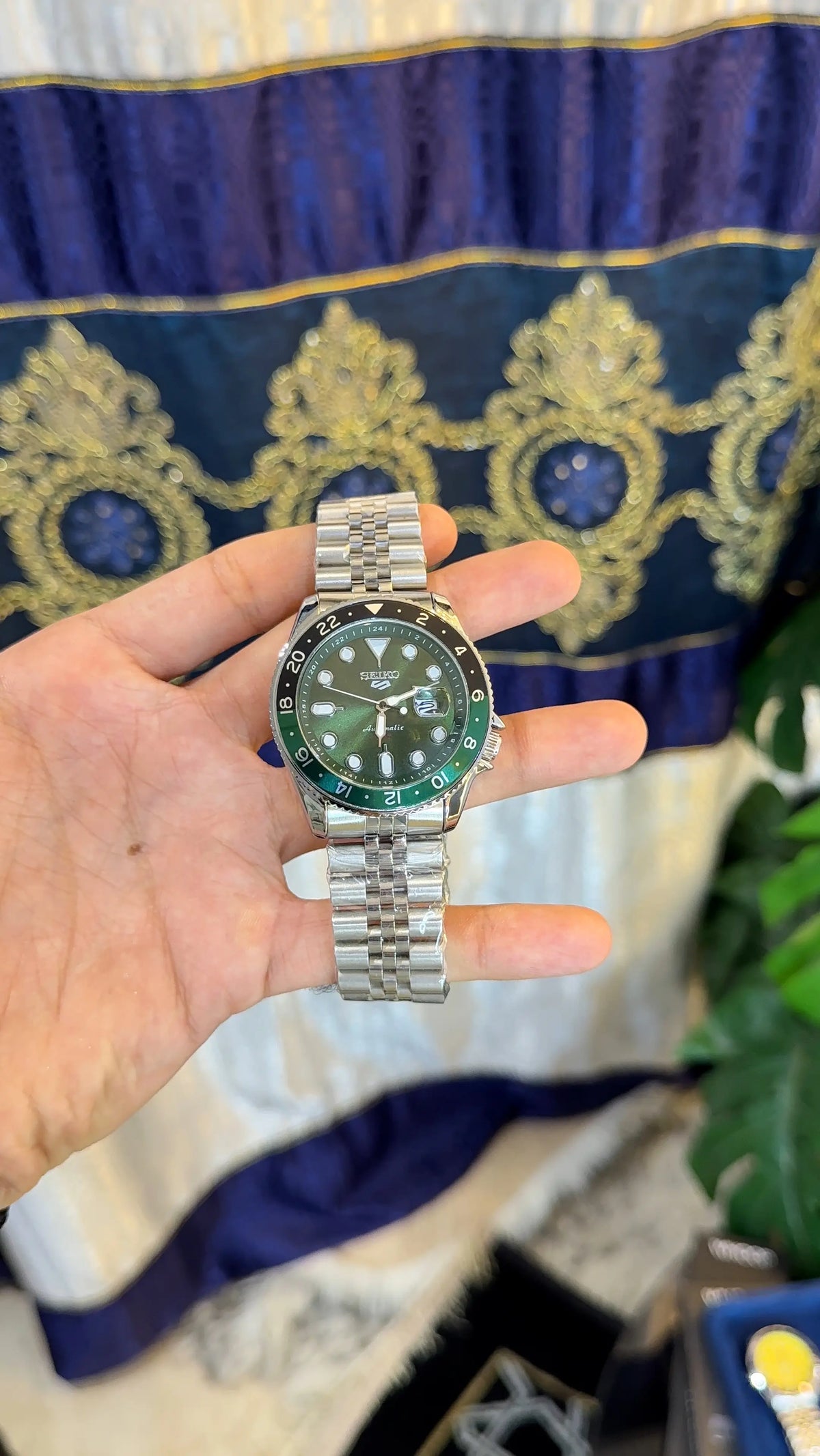 Seiko 5Sportz GMT Heavy Shift Movement