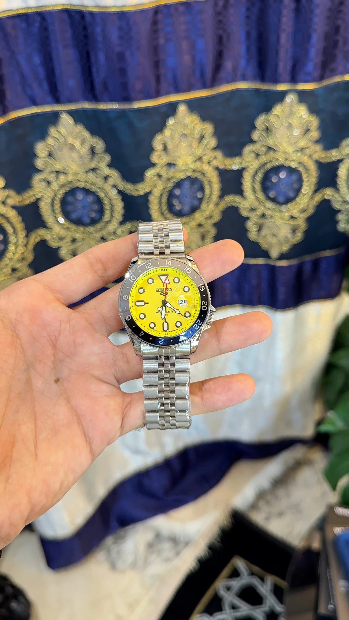 Seiko 5Sportz GMT Heavy Shift Movement