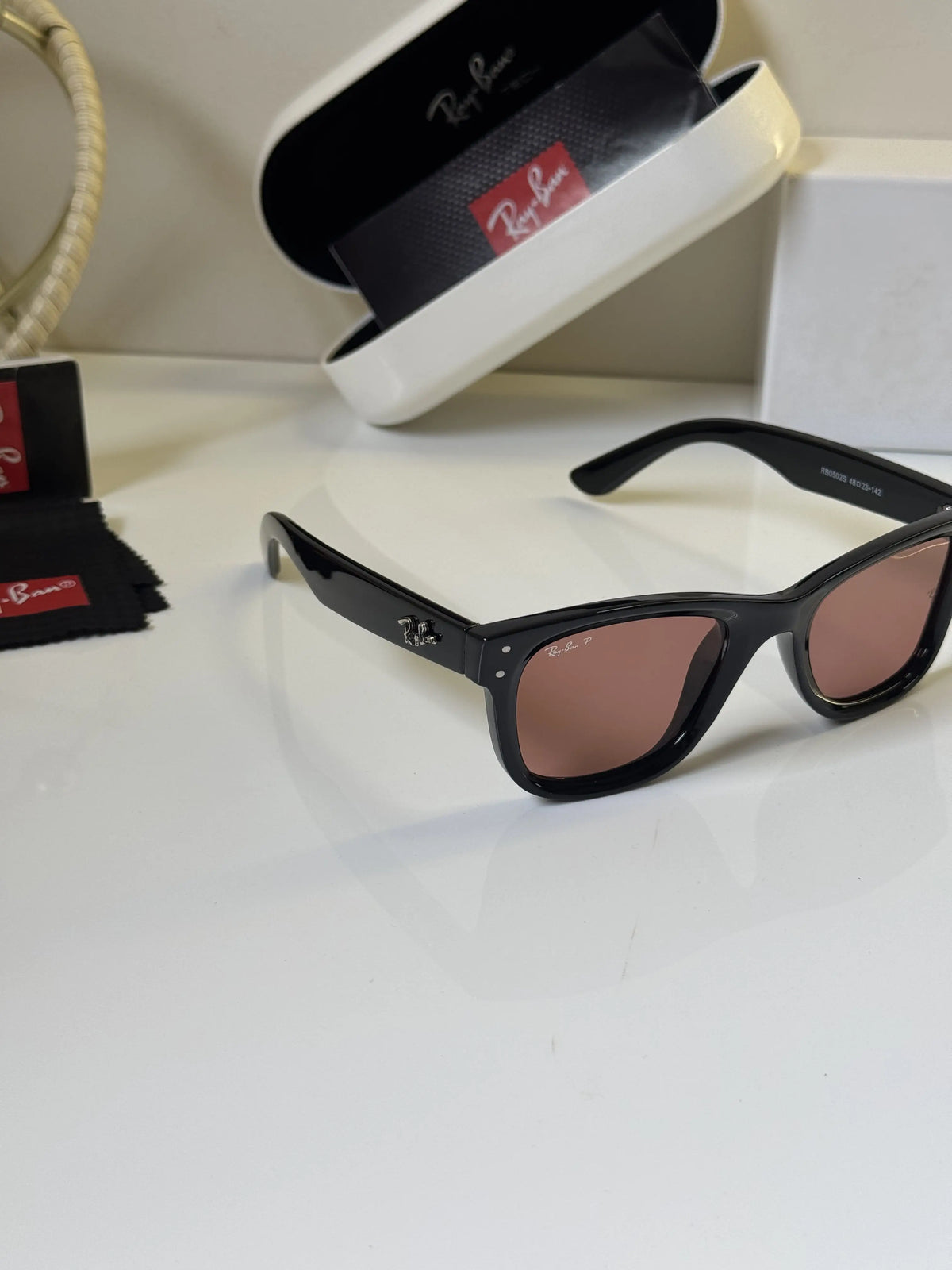 Rayban_502_Black_Red_Candy