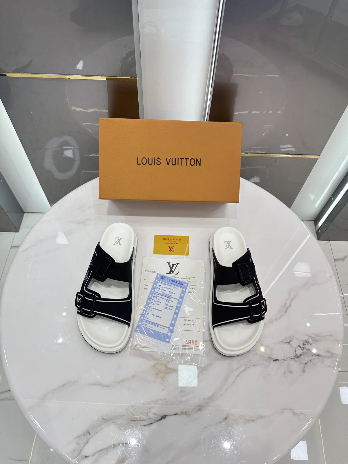 Louis_Vuitton_Black White Double Lock Premium Slide