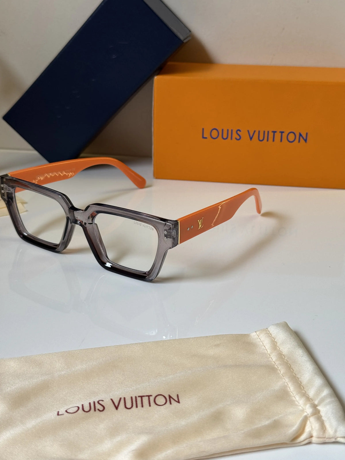 Louis_Vuitton_3311_Orange_Grey_Plano