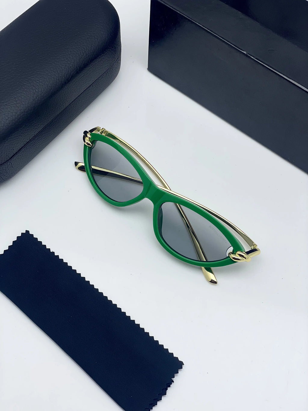 Bottega Veneta 305 Gold Green