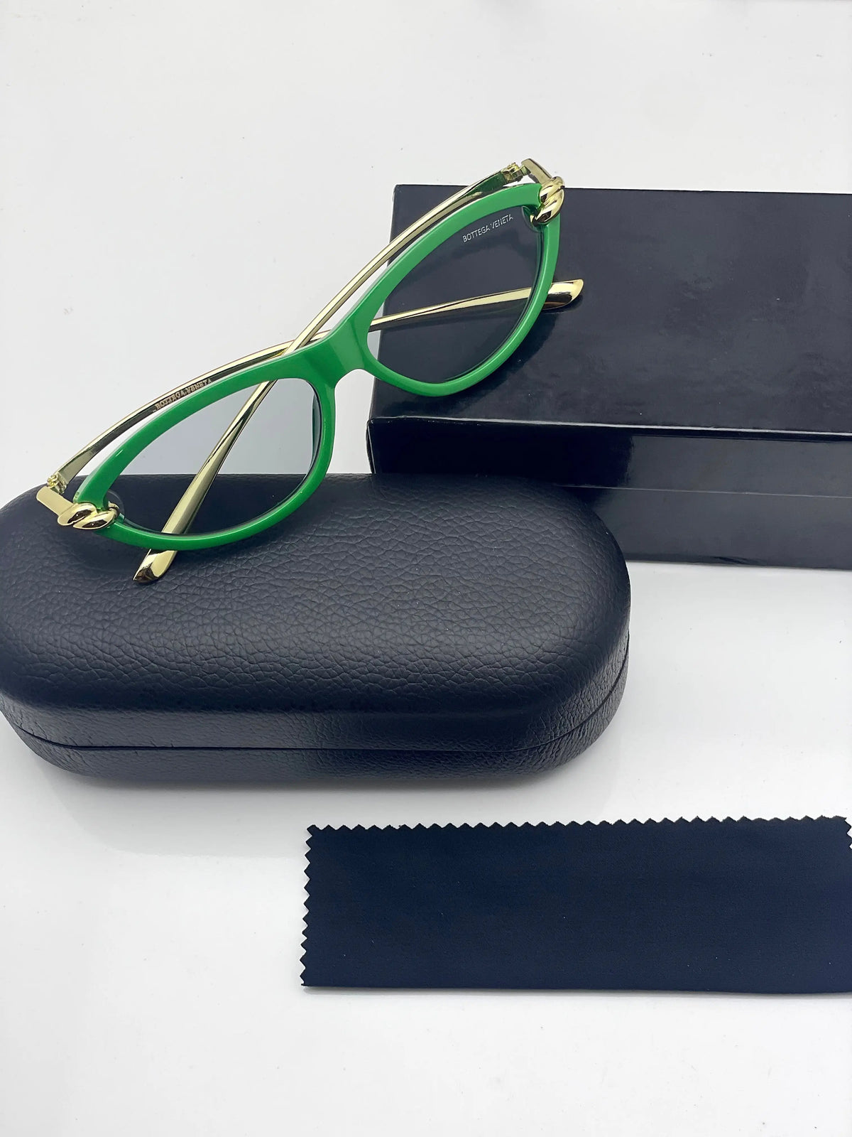 Bottega Veneta 305 Gold Green