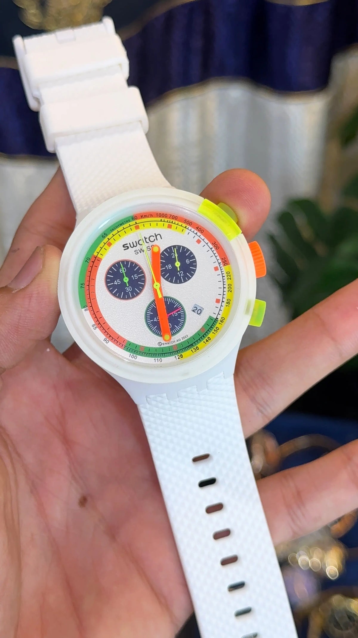 Swatch Neon Party To The Max Quartz Chronograph Unisex