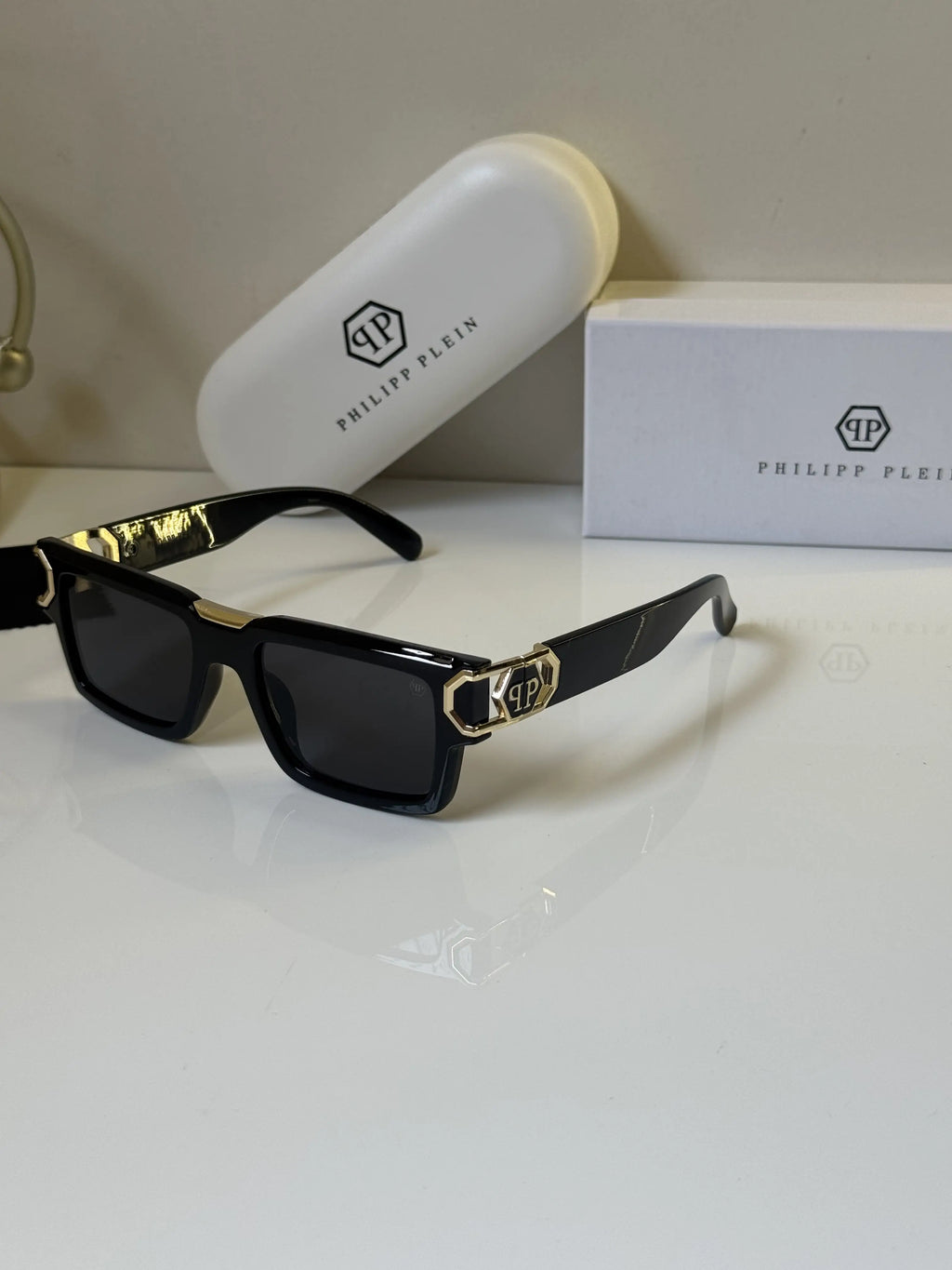 Philipp_Plein_338_Gold_Black