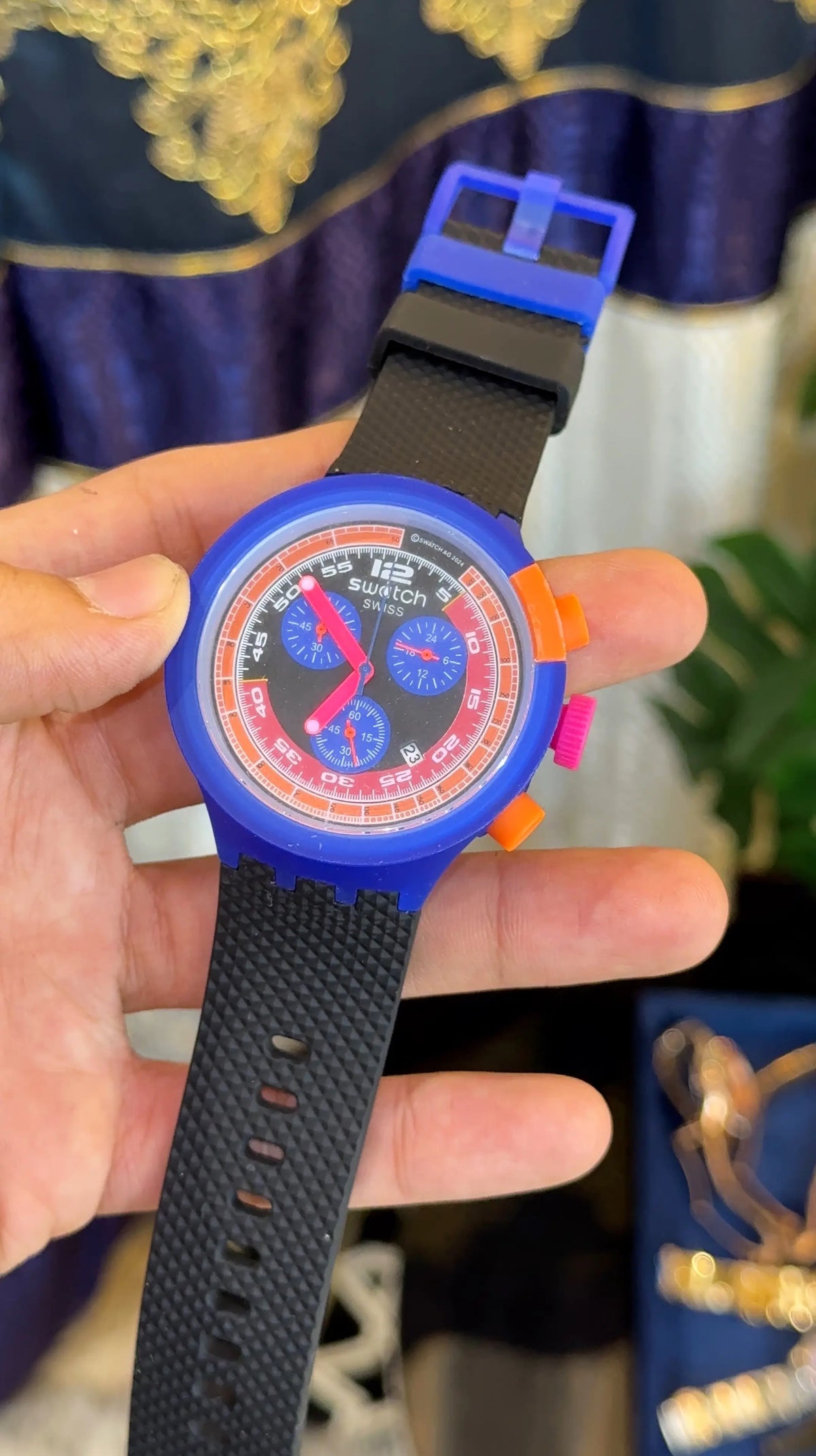 Swatch Neon Party To The Max Quartz Chronograph Unisex