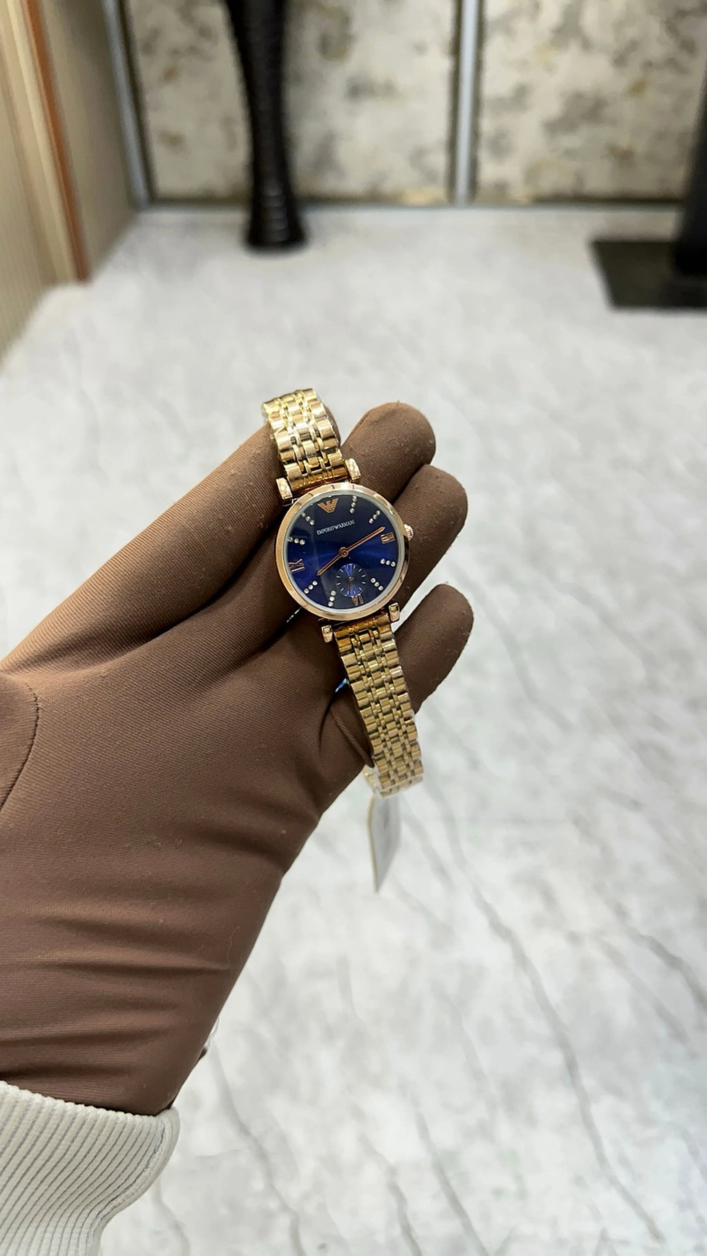 EMPORIO ARMANI CLASSIC