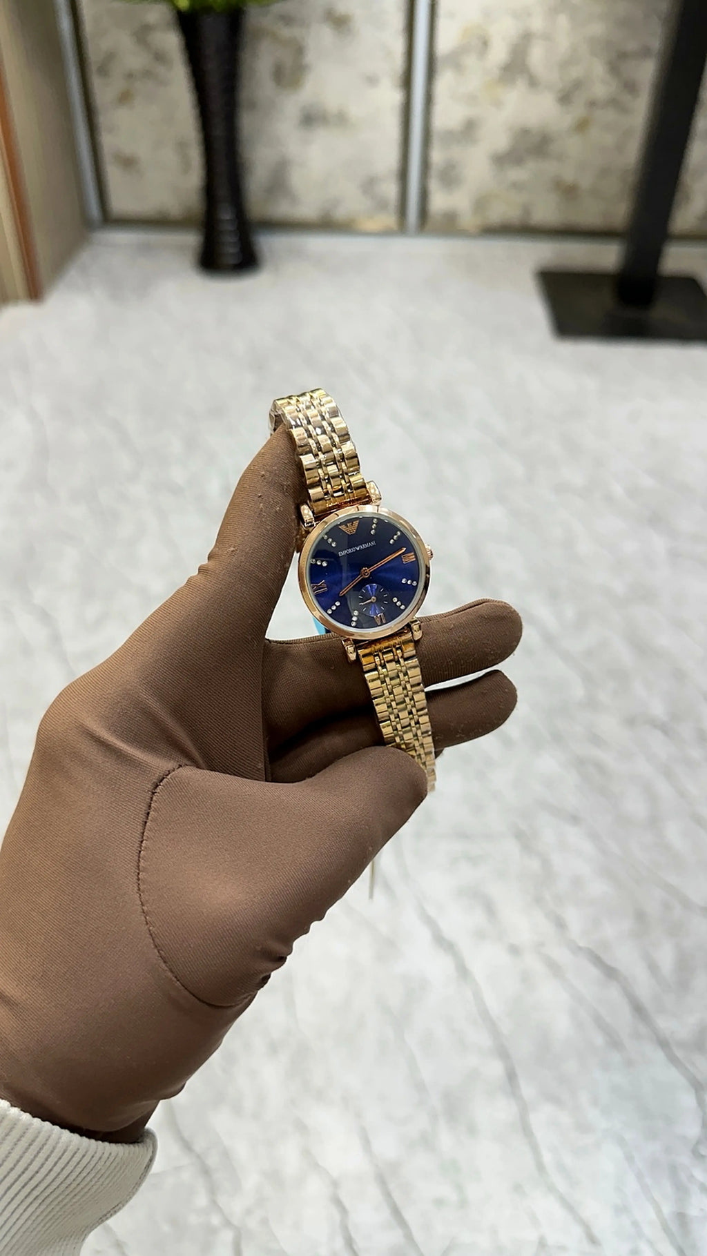 EMPORIO ARMANI CLASSIC